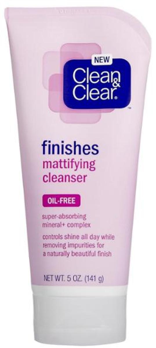 Finishes Mattifying Cleanser
